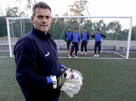 Javier Falagán (entrenador de porteros del Coruxo, exguardameta del Compostela en Primera División)