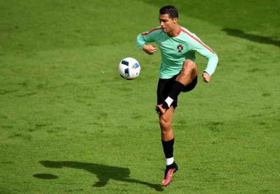 Cristiano Ronaldo entrenando